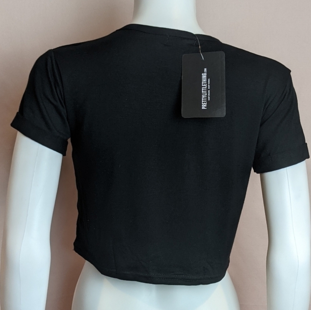 PrettyLittleThing Black Roll Sleeve Cropped Tee size 0 - Picture 3 of 5